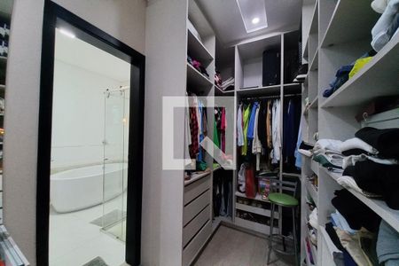 Casa de condomínio à venda com 420m², 3 quartos e 2 vagasCloset da suíte 3