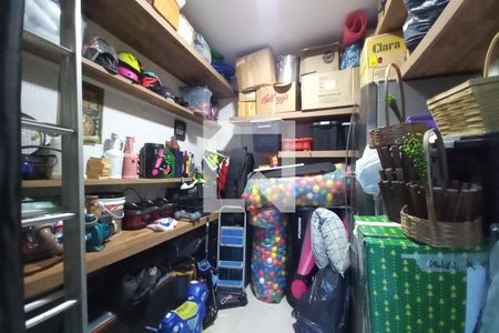 Casa de condomínio à venda com 420m², 3 quartos e 2 vagasQuarto de Serviço