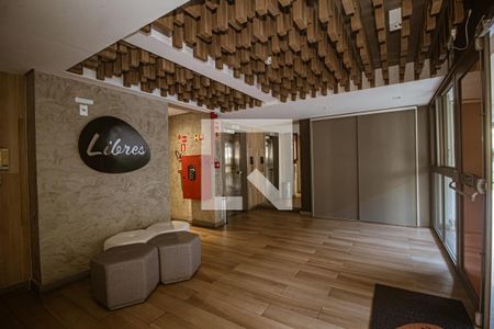 Hall de entrada de apartamento à venda com 2 quartos, 60m² em Farroupilha, Porto Alegre