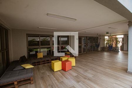 Hall de entrada de apartamento à venda com 2 quartos, 60m² em Farroupilha, Porto Alegre