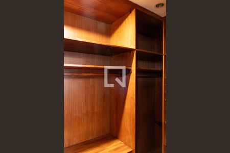 Apartamento à venda com 285m², 4 quartos e 3 vagasCloset