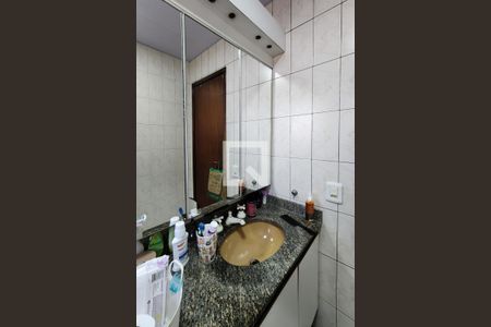 Casa à venda com 152m², 3 quartos e 2 vagasBanheiro