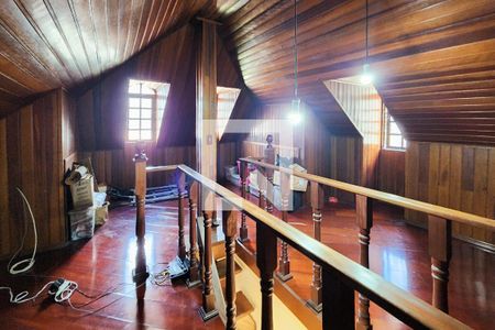 Casa à venda com 152m², 3 quartos e 2 vagasSótão