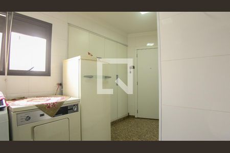 Apartamento à venda com 184m², 4 quartos e 3 vagas Apartamento à venda com 184m², 4 quartos e 3 vagasÁrea de Serviço