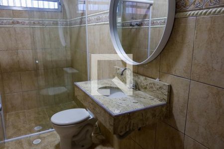 Casa à venda com 256m², 4 quartos e 4 vagas Casa à venda com 256m², 4 quartos e 4 vagasBanheiro