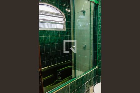 Casa à venda com 256m², 4 quartos e 4 vagas Casa à venda com 256m², 4 quartos e 4 vagasBanheiro da Suíte 4