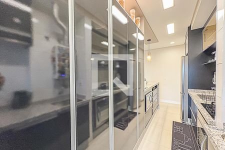 Apartamento à venda com 77m², 2 quartos e 2 vagas Apartamento à venda com 77m², 2 quartos e 2 vagasCozinha e Área de Serviço