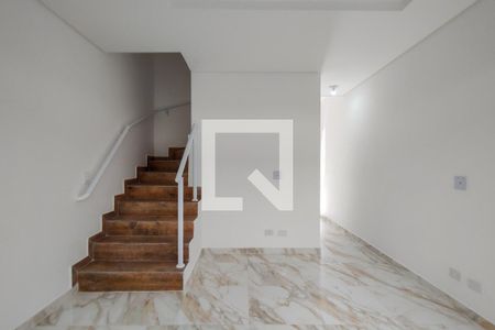 Sala de casa de condomínio para alugar com 2 quartos, 70m² em Vilamar, Praia Grande