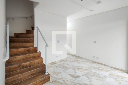 Sala de casa de condomínio para alugar com 2 quartos, 70m² em Vilamar, Praia Grande