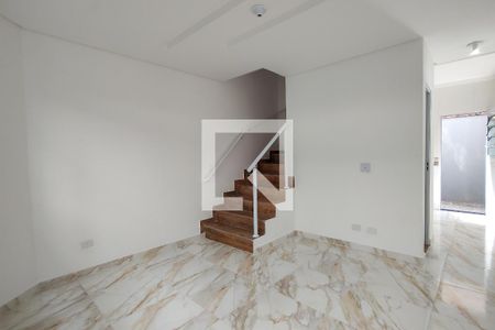 Sala de casa de condomínio para alugar com 2 quartos, 70m² em Vilamar, Praia Grande