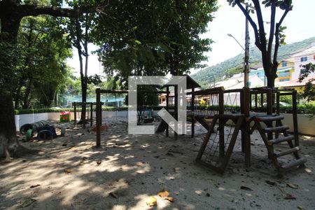 Casa de condomínio à venda com 210m², 4 quartos e 3 vagasÁrea comum - Playground