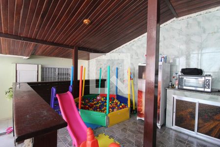 Casa de condomínio à venda com 210m², 4 quartos e 3 vagasQuintal coberto
