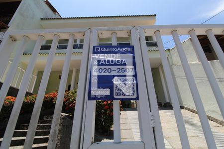 Casa de condomínio à venda com 210m², 4 quartos e 3 vagasPlaca