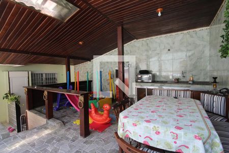 Casa de condomínio à venda com 210m², 4 quartos e 3 vagasQuintal coberto