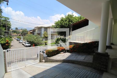 Casa de condomínio à venda com 210m², 4 quartos e 3 vagasGaragem - Entrada