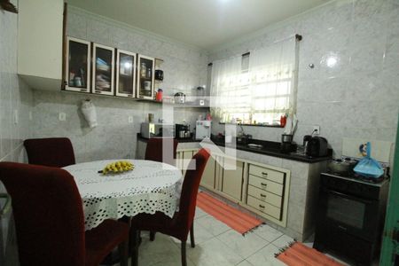 Casa de condomínio à venda com 210m², 4 quartos e 3 vagasCozinha