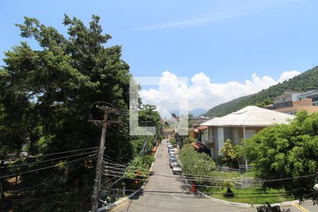 Casa de condomínio à venda com 210m², 4 quartos e 3 vagasSuíte 2 - Varanda