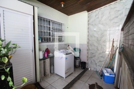Casa de condomínio à venda com 210m², 4 quartos e 3 vagasÁrea de serviço