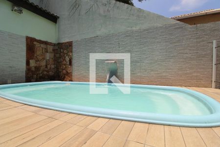 Casa de condomínio à venda com 210m², 4 quartos e 3 vagasPiscina
