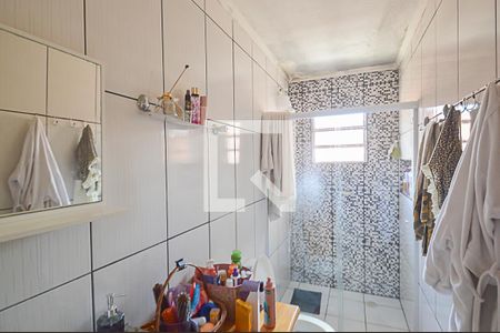 Casa à venda com 284m², 5 quartos e 3 vagasBanheiro 2