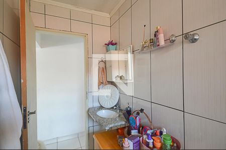 Casa à venda com 284m², 5 quartos e 3 vagasBanheiro 2