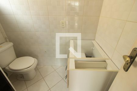 Casa de condomínio à venda com 130m², 2 quartos e 5 vagas Casa de condomínio à venda com 130m², 2 quartos e 5 vagasDetalhe do Banheiro da Suíte 1