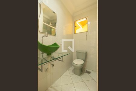 Casa de condomínio à venda com 130m², 2 quartos e 5 vagas Casa de condomínio à venda com 130m², 2 quartos e 5 vagasBanheiro Social