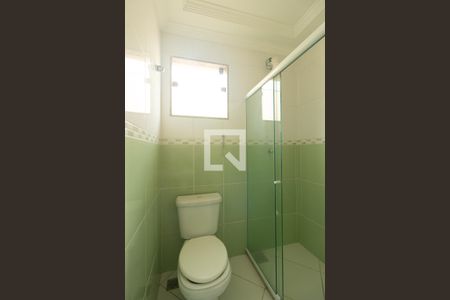 Casa de condomínio à venda com 130m², 2 quartos e 5 vagas Casa de condomínio à venda com 130m², 2 quartos e 5 vagasDetalhe do Banheiro da Suíte 2