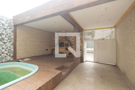Casa de condomínio à venda com 130m², 2 quartos e 5 vagas Casa de condomínio à venda com 130m², 2 quartos e 5 vagasQuintal