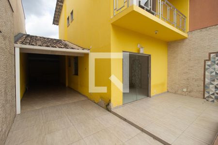 Casa de condomínio à venda com 130m², 2 quartos e 5 vagas Casa de condomínio à venda com 130m², 2 quartos e 5 vagasGaragem