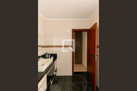 Casa à venda com 340m², 3 quartos e 3 vagas Casa à venda com 340m², 3 quartos e 3 vagasBanheiro da Suíte 2