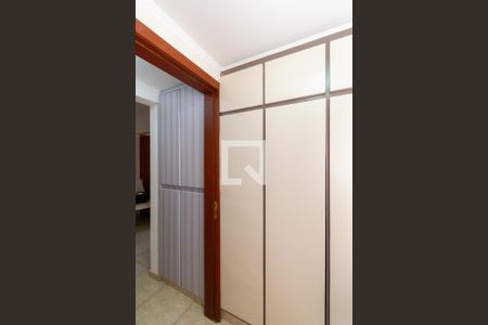 Casa à venda com 340m², 3 quartos e 3 vagas Casa à venda com 340m², 3 quartos e 3 vagasLavabo