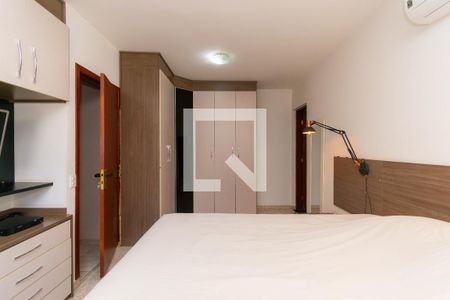 Casa à venda com 340m², 3 quartos e 3 vagas Casa à venda com 340m², 3 quartos e 3 vagasSuíte 2