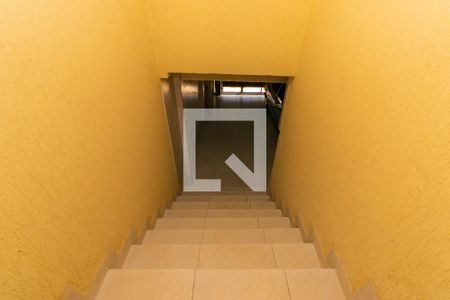 Casa à venda com 340m², 3 quartos e 3 vagas Casa à venda com 340m², 3 quartos e 3 vagasEscada