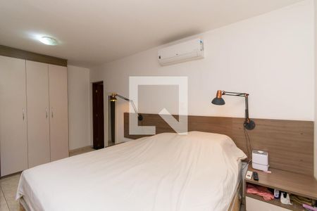 Casa à venda com 340m², 3 quartos e 3 vagas Casa à venda com 340m², 3 quartos e 3 vagasSuíte 2