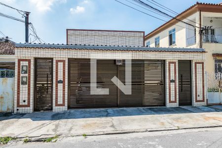 Casa à venda com 91m², 3 quartos e 1 vaga Casa à venda com 91m², 3 quartos e 1 vagaFachada