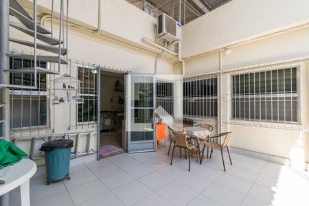 Casa à venda com 91m², 3 quartos e 1 vaga Casa à venda com 91m², 3 quartos e 1 vagaVaranda