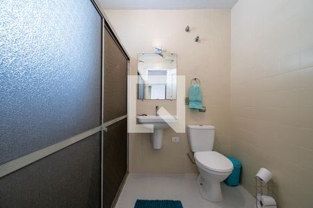 Casa à venda com 350m², 3 quartos e 3 vagasBanheiro da Suíte 2