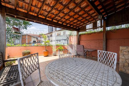 Casa à venda com 350m², 3 quartos e 3 vagasTerraço