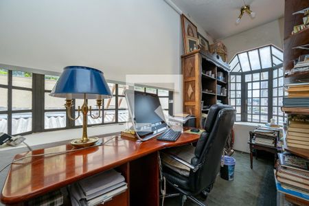 Casa à venda com 350m², 3 quartos e 3 vagasEscritório