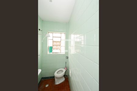 Casa à venda com 276m², 3 quartos e 2 vagasBanheiro 2