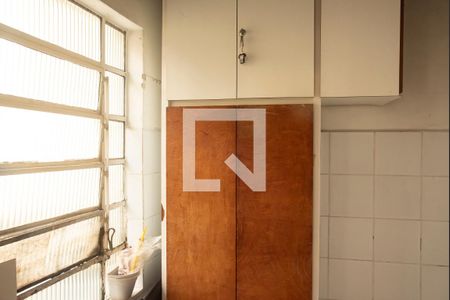 Casa à venda com 80m², 2 quartos e 2 vagasBanheiro de Serviço