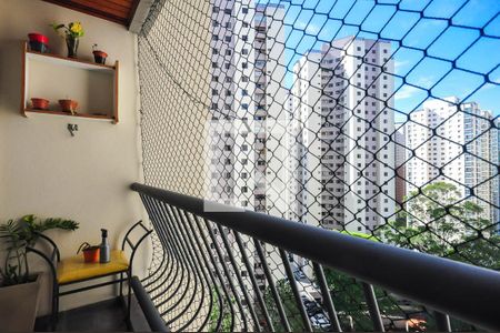 Apartamento para alugar com 72m², 2 quartos e 1 vagaVaranda