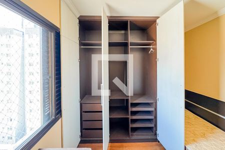 Apartamento à venda com 96m², 3 quartos e 2 vagasQuarto 2 - Armários