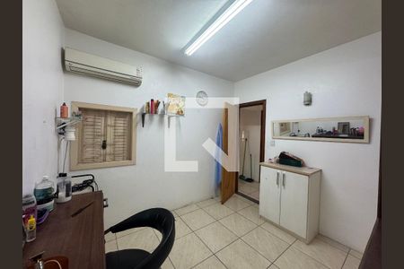 Casa à venda com 140m², 4 quartos e 1 vagaSalão
