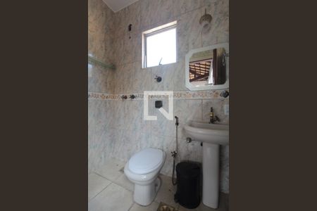 Casa à venda com 260m², 5 quartos e 6 vagasBanheiro da Área Gourmet