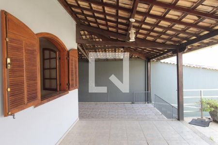 Casa à venda com 260m², 5 quartos e 6 vagasFachada