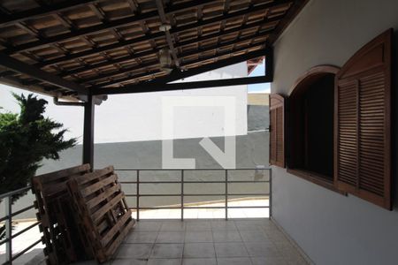 Casa à venda com 260m², 5 quartos e 6 vagasFachada