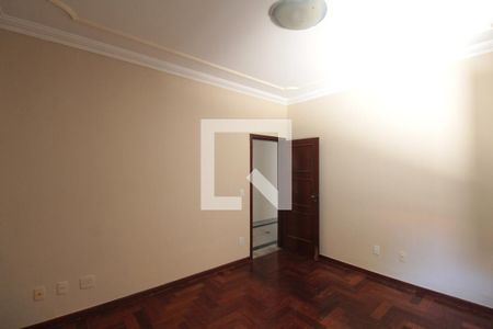 Casa à venda com 260m², 5 quartos e 6 vagasSuite 3