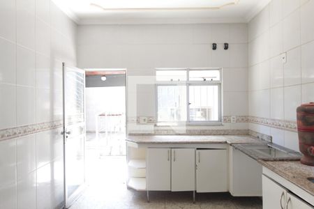 Casa à venda com 260m², 5 quartos e 6 vagasCozinha